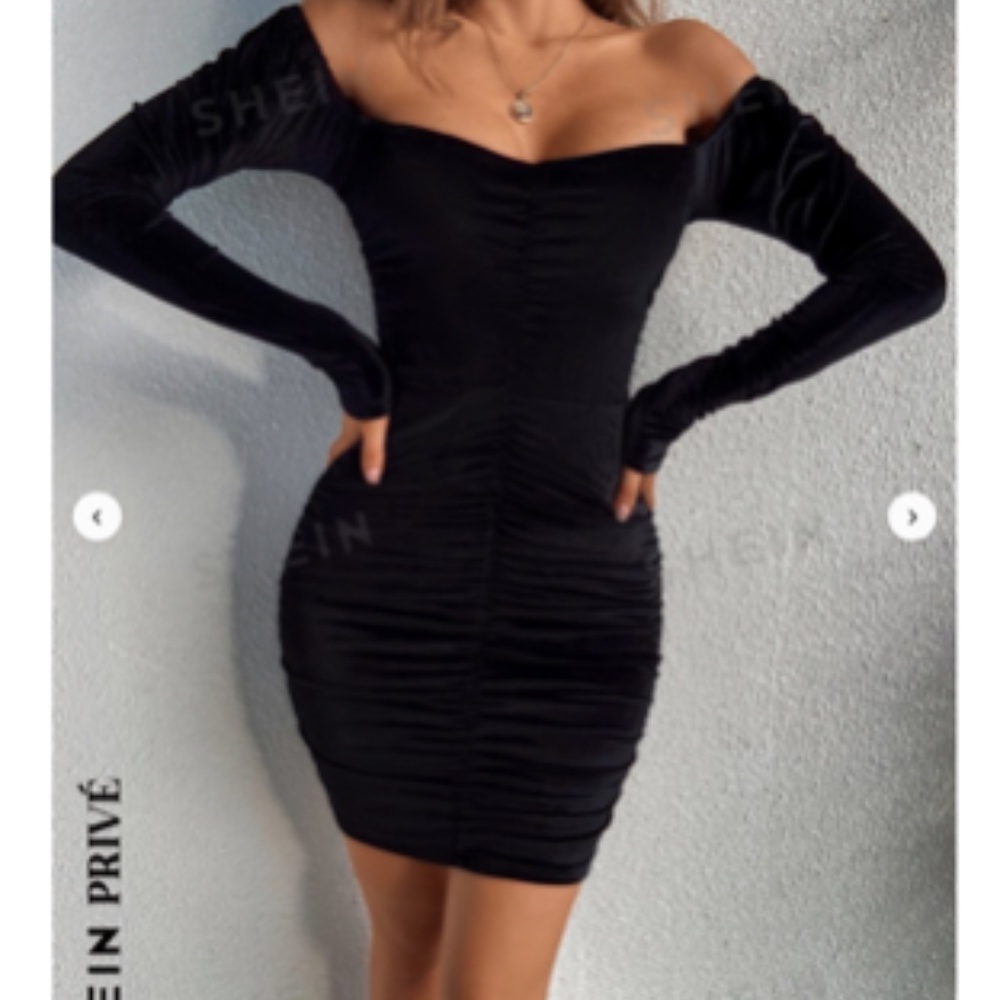 SHEIN Privé Ruched Velvet Bodycon Mini Dress/Black/Size: Large 8/10